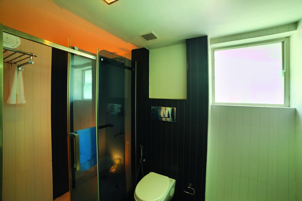 Hotel Zodiac Regency โกลลัม ภายนอก รูปภาพ