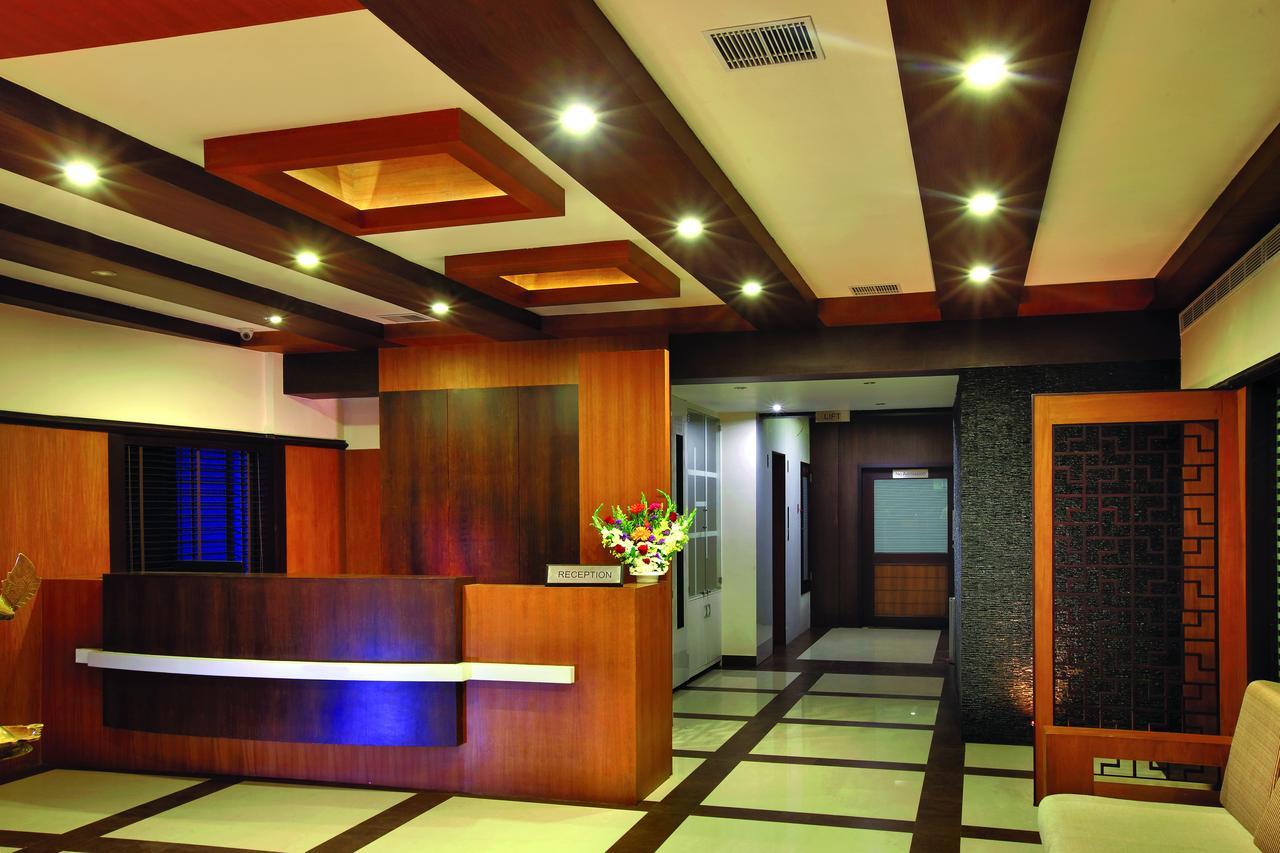 Hotel Zodiac Regency โกลลัม ภายนอก รูปภาพ
