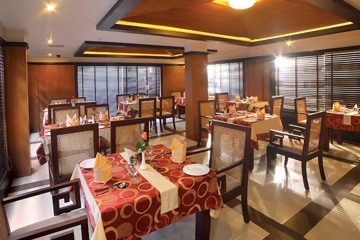 Hotel Zodiac Regency โกลลัม ภายนอก รูปภาพ
